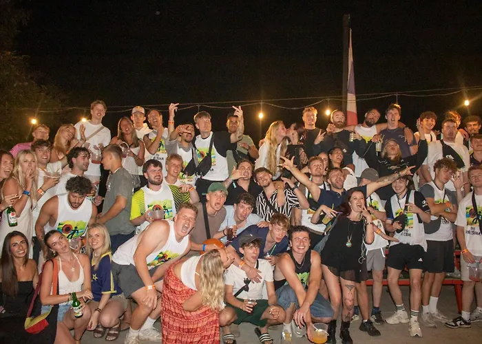 Revolution Hostel ปาย